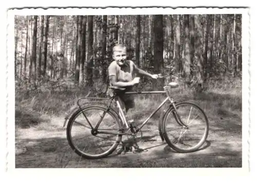 3 Fotografien Knaben mit Fahrrad, Velo, Bike, Wald im Berliner Umland 1962-1963