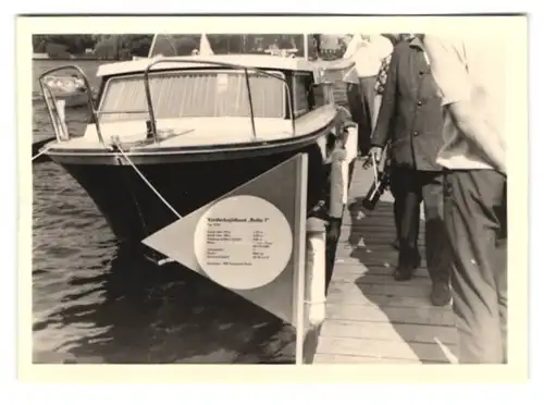 6 Fotografien Photostudio Potsdam, Ausstellung DDR-Bootsmesse, Motoryacht PGH & Kajütboot VEB Yachtwerft Berlin