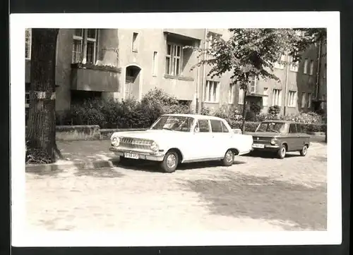 Fotografie Auto Opel & NSU Prinz, PKW mit Kfz-Kennzeichen Berlin