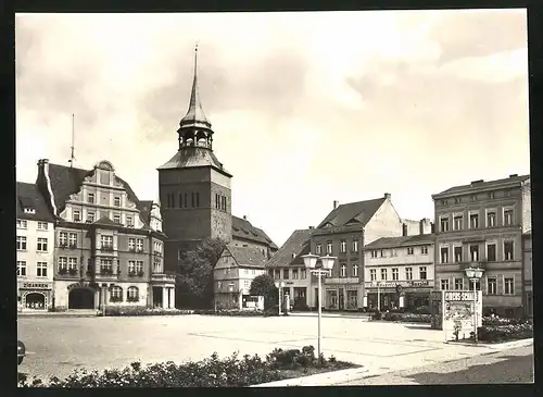 Fotografie unbekannter Fotograf, Ansicht Belgard / Pommern, Marktplatz & Marienkirche, Reklame Circus-Schau GmbH