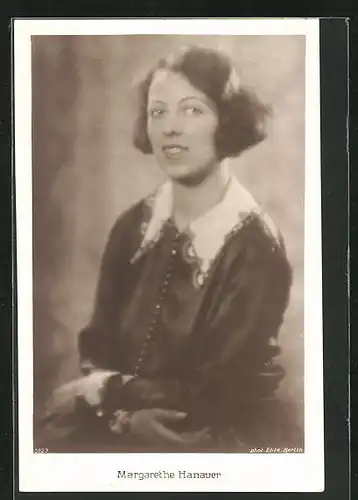 AK Schauspielerin Margarethe Hanauer mit fragendem Blick