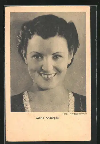 AK Schauspielerin Maria Andergast mit bezauberndem Lächeln