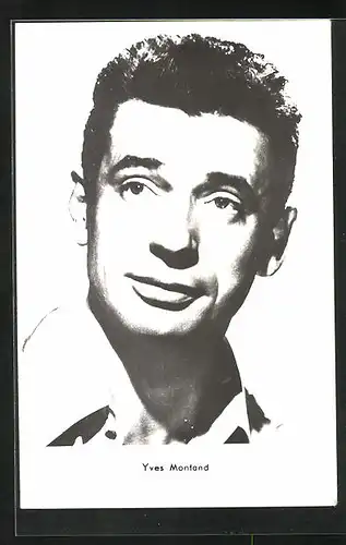 AK Musiker Yves Montand, französischer Chansonnier und Schauspieler