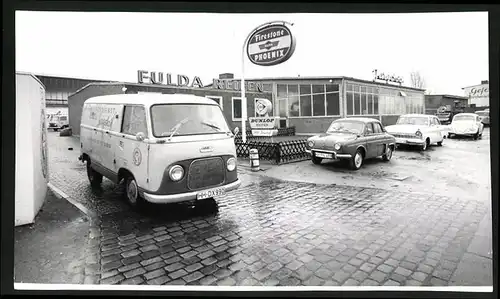 Fotografie Otto Sudmann, Niederdornberg, Ansicht Hamburg, Luisenweg 103, Kastenwagen Ford FK vom Reifendienst Jargstorf