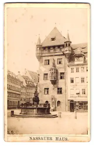 Fotografie unbekannter Fotograf, Ansicht Nürnberg, Partie am Nausser Haus mit Geschäft Johann Friedrich