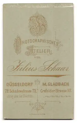 Fotografie Julius Schaar, Düsseldorf, Schadowstr. 72, Portrait Herr im grauen Anzug mit Seitenscheitel