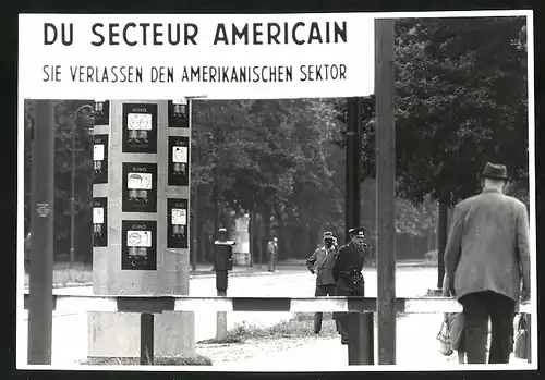 Fotografie unbekannter Fotograf, Ansicht Berlin, Sektorengrenze Schlesisches Tor - Obere Freiarchenbrücke 1961