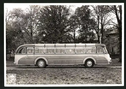 Fotografie unbekannter Fotograf, Ansicht Coburg, Bus mit Aufbau der Karosseriefabrik N. Trutz Coburg, Reisebus-Omnibus