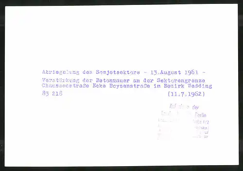Fotografie unbekannter Fotograf, Ansicht Berlin-Wedding, Sektorengrenze Chausseestrasse Ecke Boysenstrasse 1962