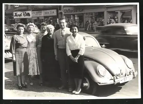 Fotografie Schröder, Berlin, Ansicht Berlin-Steglitz, Auto VW Käfer in der Schlossstrasse 107