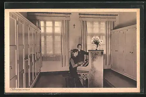 AK Heidingsfeld, Klavierzimmer mit Klavierlehrerin im Erz. Institut und Haushaltungsschule