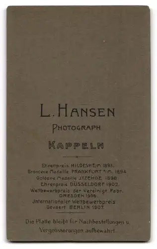 Fotografie L. Hansen, Kappeln, Bürgerliche Frau im samtenen Kleid