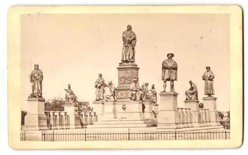 Fotografie unbekannter Fotograf, Ansicht Worms, Blick auf das Lutherdenkmal