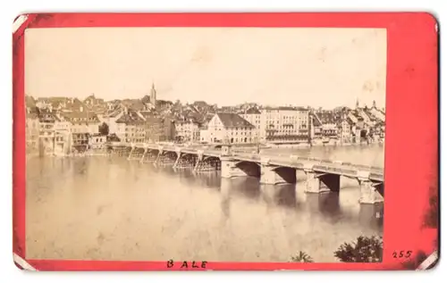 Fotografie unbekannter Fotograf, Ansicht Basel, Brücke mit Blick in den Ort