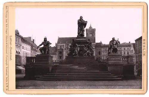 Fotografie Rob. Prager, Berlin, Ansicht Berlin, Luther-Denkmal, Turm des Roten Rathauses
