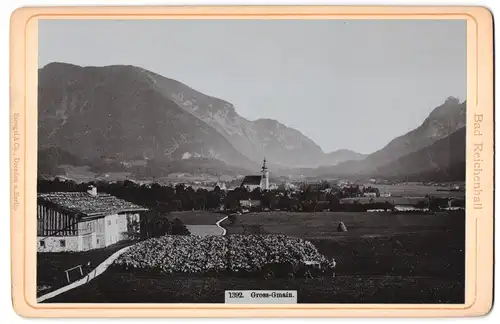 Fotografie Stengel & Co., Dresden, Ansicht Gross-Gmain, Blick auf den Ort mit Kirche