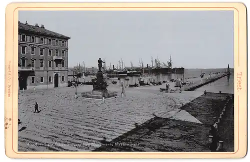 Fotografie Stengel & Co., Dresden, Ansicht Triest, Piazza Guiseppina e Monumento Massimiliana