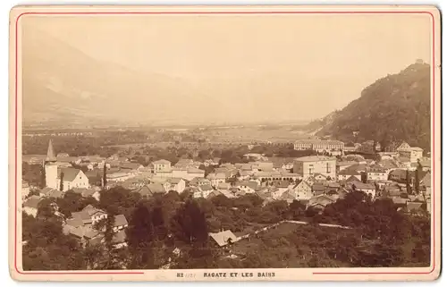 Fotografie A. Garcin, Geneve, Ansicht Ragatz, Blick über den Ort mit Kirche
