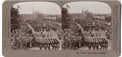 Stereo-Fotografie Underwood, London, Rückkehr der Wrens Woman`s Royal Naval Service, and Nurses, Matrosen, Vauxhall