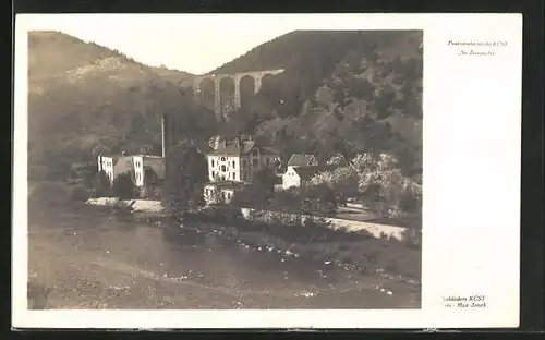 AK Zampach n. Saz., Blick vom Fluss auf Ort und Viadukt