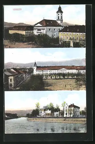 AK Theresienstadt / Terezin, Paradeplatz mit Post, Garnisonskirche mit Hauptwache