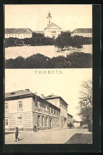 AK Theresienstadt / Terezin, Garnisonskirche mit Hauptwache, Strassenpartie