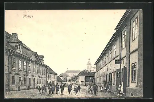 AK Zlonice, Kinder auf der Strasse