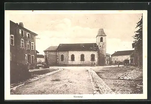AK Verdenal, Strassenpartie mit Kirche