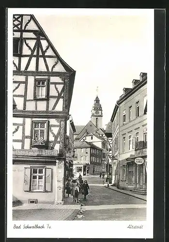 AK Bad Schwalbach, Strasse durch die Altstadt mit Gasthaus zum grünen Wald