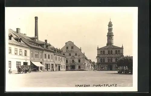 AK Kratzau, Marktplatz mit Hotel Ross