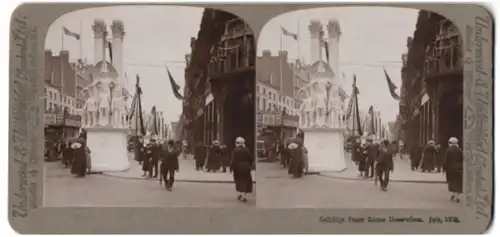 Stereo-Fotografie Underwood. London, Ansicht London, Selfridge Peace Statue, Parade für heimkehrende Truppen