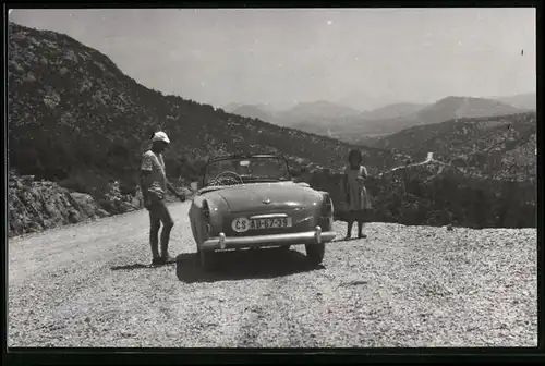 Fotografie Auto Skoda Octavia Cabrio, Vater & Tochter am PKW