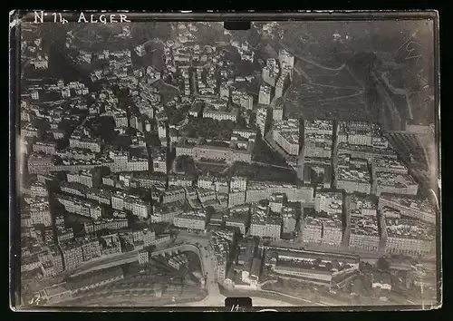 Fotografie unbekannter Fotograf, Ansicht Alger - Algier, Fliegeraufnahme der Stadt
