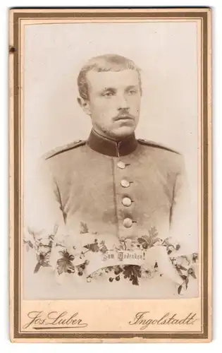 Fotografie Jos. Luber, Ingolstadt, Proviantgasse 878, Portrait Soldat in Uniform Rgt. 13