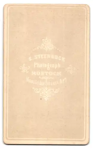 Fotografie S. Steenbock, Rostock, Kossfelder-Str. 7, Portrait Dame im seidenen Biedermeierkleid mit Schleier