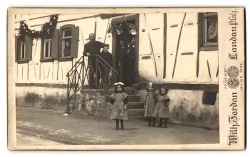 Fotografie Wilh. Jordan, Landau i. Pfalz, Ansicht Landau / Pfalz, Partie an einem Gasthaus