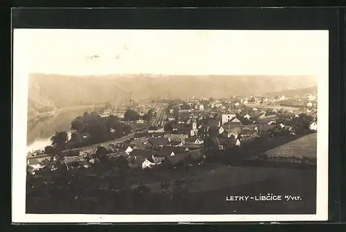 AK Letky-Libcice, Ortsansicht mit Bergkette