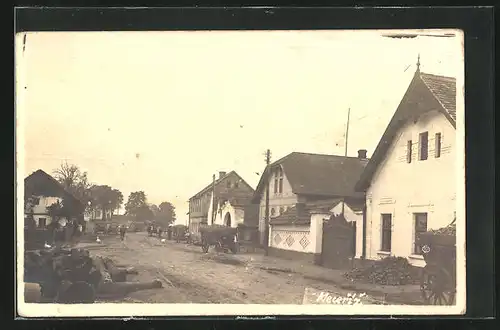 Foto-AK Meceriz, Strassenpartie im Ortskern