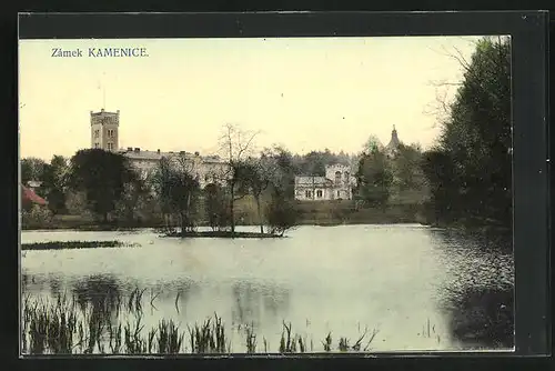 AK Kamenice, Zámek, Blick auf Burg mit See