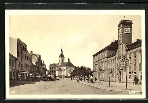 AK Ricany, Platz mit Uhrenturm und Kirche