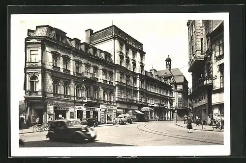 AK Teplitz Schönau / Teplice, Strassenpartie mit Hotel Ditrich