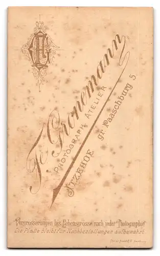 Fotografie F. Gronemann, Itzehoe, Gr. Paaschburg 5, Junger Herr mit kurzen Haaren und Zwicker