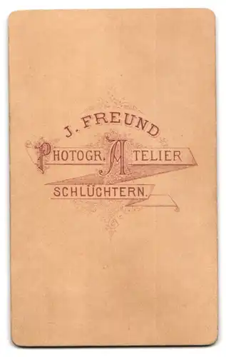 Fotografie J. Freund, Schlüchtern, Portrait drei Kinder in zeitgenössischer Kleidung im Atelier