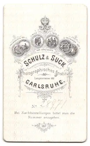 Fotografie Schulz und Suck., Carlsruhe, Langestrasse 227, Bürgerlicher Mann in Anzug