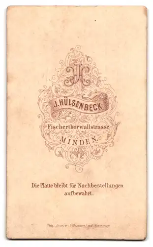 Fotografie J. Hülsenbeck, Minden, Fischerthorwallstrasse, Bürgerlicher Mann mittleren Alters im Anzug