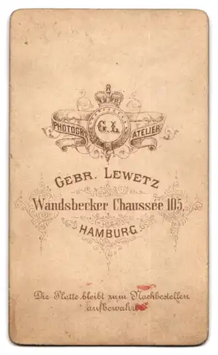 Fotografie Gebr. Lewetz, Hamburg, Wandsbecker Chaussee 105, Junger Mann im Anzug mit Weste