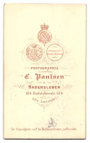 Fotografie C. Paulsen, Hadersleben, Badstubenstr. 184 Junger Mann in edlem Anzug und fliehendem Kinn