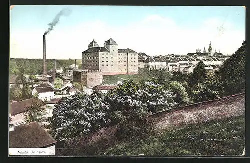 AK Jung Bunzlau / Mlada Boleslav, Blick auf grosses Gebäude im Ort