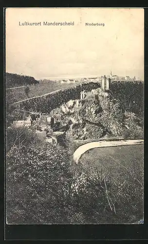 AK Manderscheid, Niederburg mit Ortspartie im Hintergrund
