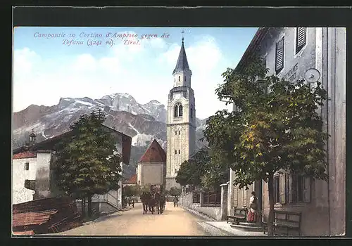 AK Cortina d`Ampezzo, Strassenpartie mit Pferdekutsche und Kirche, Tofana